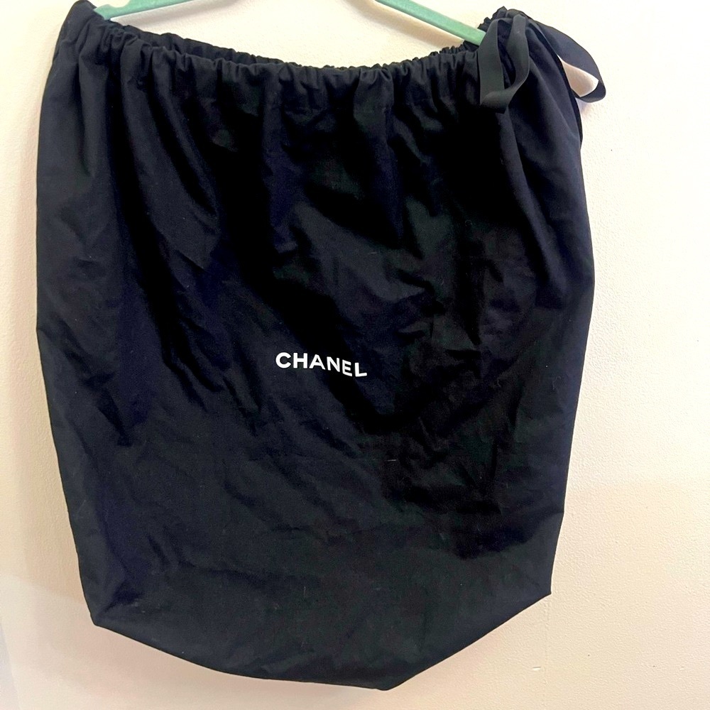 💎💎AUTHENTIC CHANEL Black Drawstring Bag⭐️💎 - Picture 2 of 6